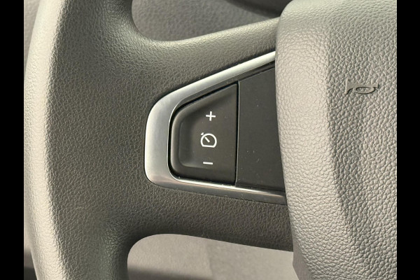 Renault Master T33 2.3 dCi 135PK L2H2 BPM VRIJ! Airco Cruise control Parkeersensoren Navigatie Trekhaak