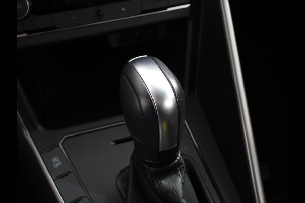 Volkswagen Polo 1.0 TSI DSG Comfortline Connect | Navigatie | Apple Carplay/Android Auto | Climate Control | Adaptive Cruise Control | Extra Getint Glas | Voorstoelen Verwarmd |