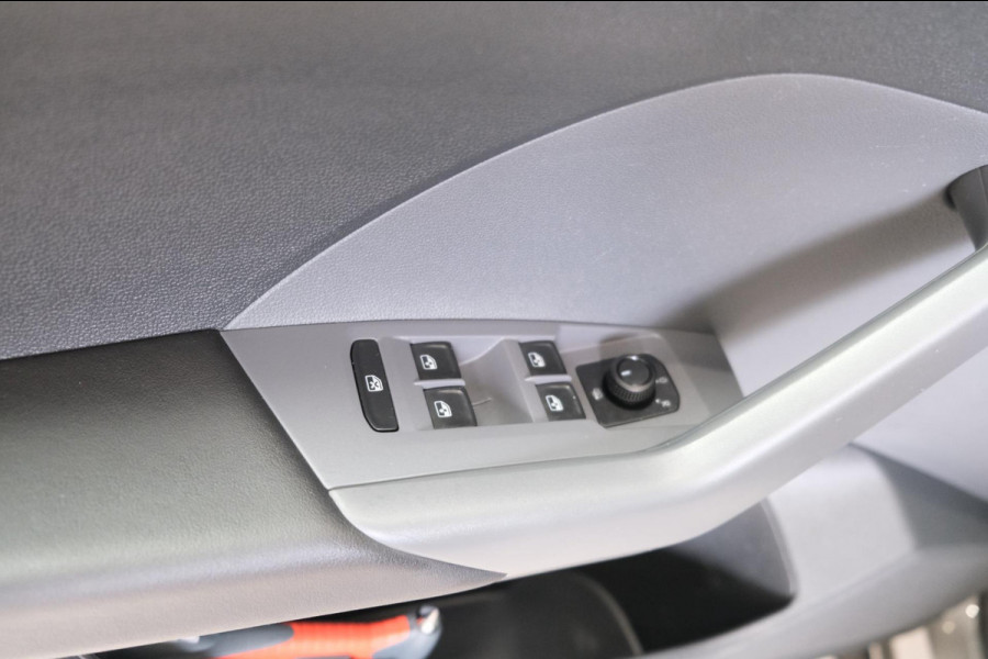 Volkswagen T-Cross 1.0 TSI Life - N.A.P. Airco, Cruise, Navi, PDC.