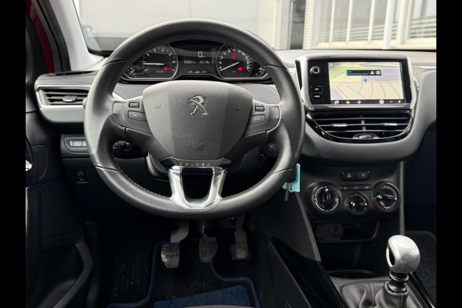 Peugeot 2008 1.2 PureTech Signature Navi,Apple Carplay,Airco,Cruise,Trekhaak,PDC,Distributie riem v.v. 2025,N.A.P,APK tot 03-2027