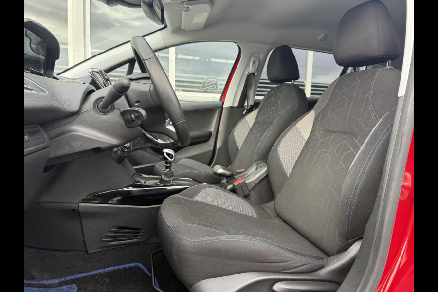 Peugeot 2008 1.2 PureTech Signature Navi,Apple Carplay,Airco,Cruise,Trekhaak,PDC,Distributie riem v.v. 2025,N.A.P,APK tot 03-2027