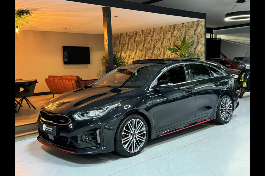 Kia ProCeed 1.6 T-GDI GT Garantie Trekhaak Pano Memory Camera Carplay StuurVW StoelVW Blindspot Elek Achterklep Navi Led Rijklaar