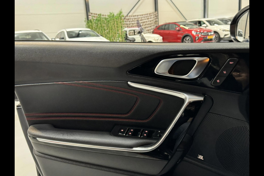 Kia ProCeed 1.6 T-GDI GT Garantie Trekhaak Pano Memory Camera Carplay StuurVW StoelVW Blindspot Elek Achterklep Navi Led Rijklaar