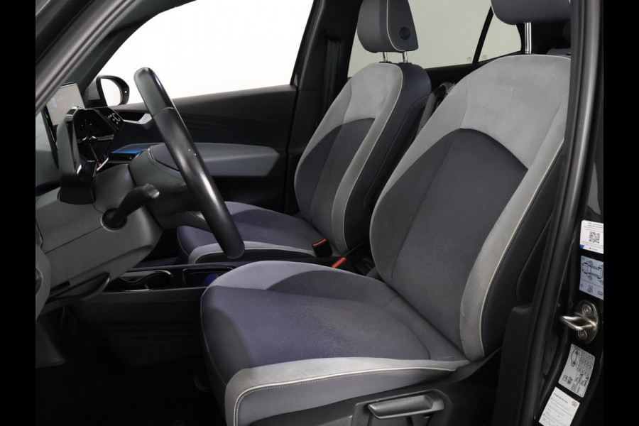 Volkswagen ID.3 First Plus 58 kWh ACCU 89%! BIJNA 2021 . STUUR & STOEL VERWARMING . PARKEERSENSOREN VOOR/ACHTER .