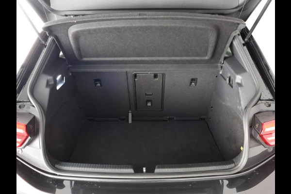 Volkswagen ID.3 First Plus 58 kWh ACCU 89%! BIJNA 2021 . STUUR & STOEL VERWARMING . PARKEERSENSOREN VOOR/ACHTER .