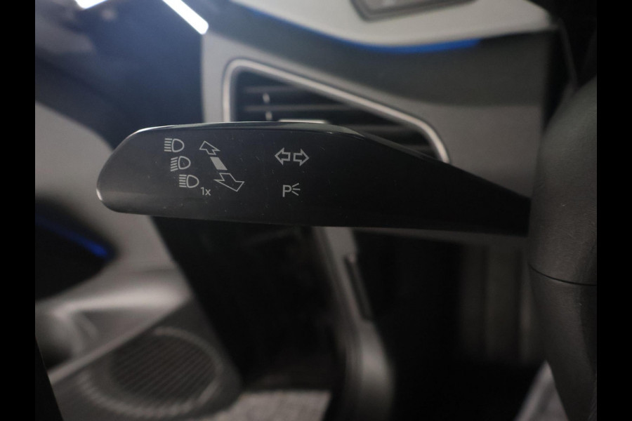 Volkswagen ID.3 First Plus 58 kWh ACCU 89%! BIJNA 2021 . STUUR & STOEL VERWARMING . PARKEERSENSOREN VOOR/ACHTER .