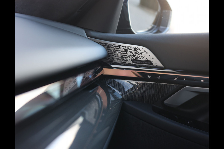 BMW 550e Touring xDrive | Carbonzwart - Bow&Wil - Trekhaak