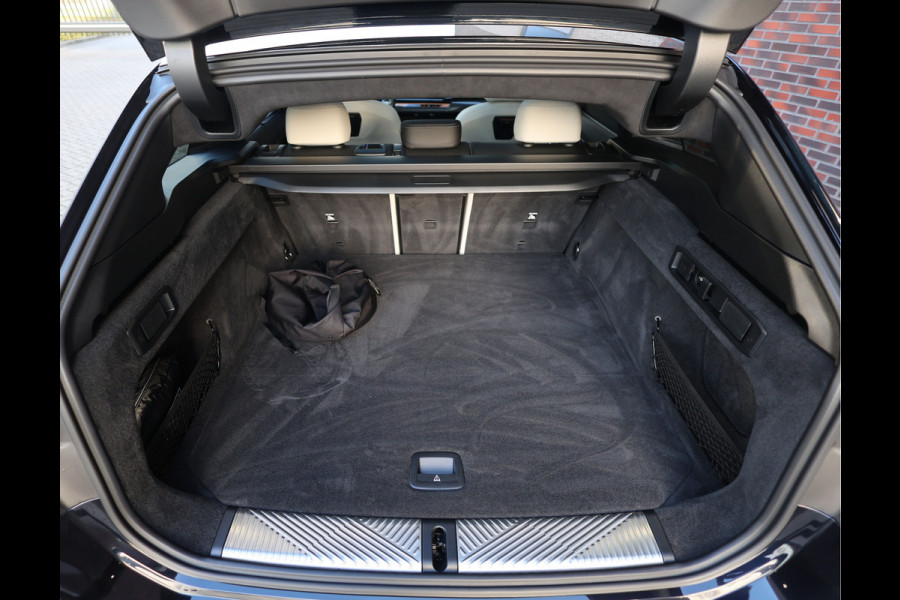 BMW 550e Touring xDrive | Carbonzwart - Bow&Wil - Trekhaak