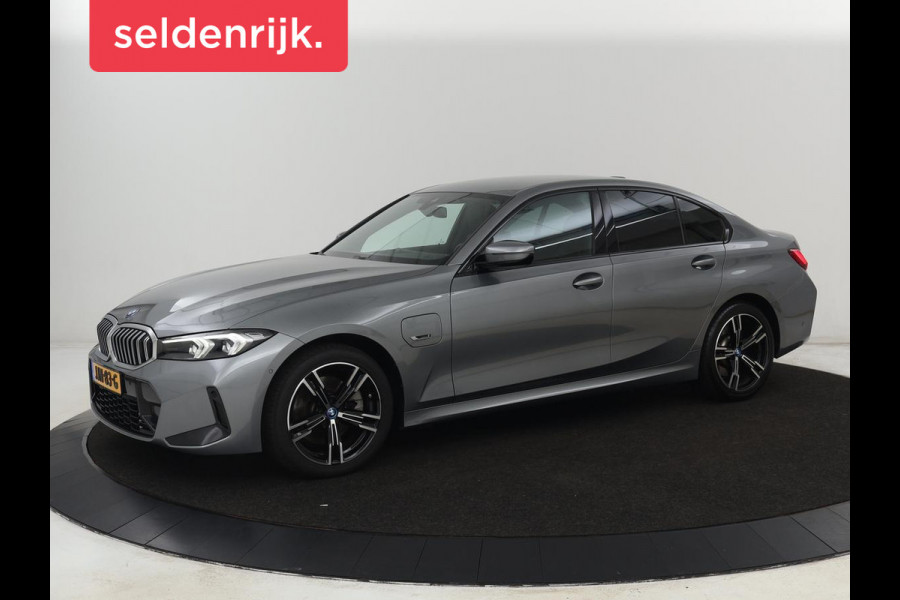 BMW 3-serie 320e M Sport | Trekhaak | Stoelverwarming | Camera | Leder/Alcantara | Stuurverwarming | Carplay | Live Cockpit Plus | Adaptief LED | Sportstoelen | Cruise control | PHEV | Plug In