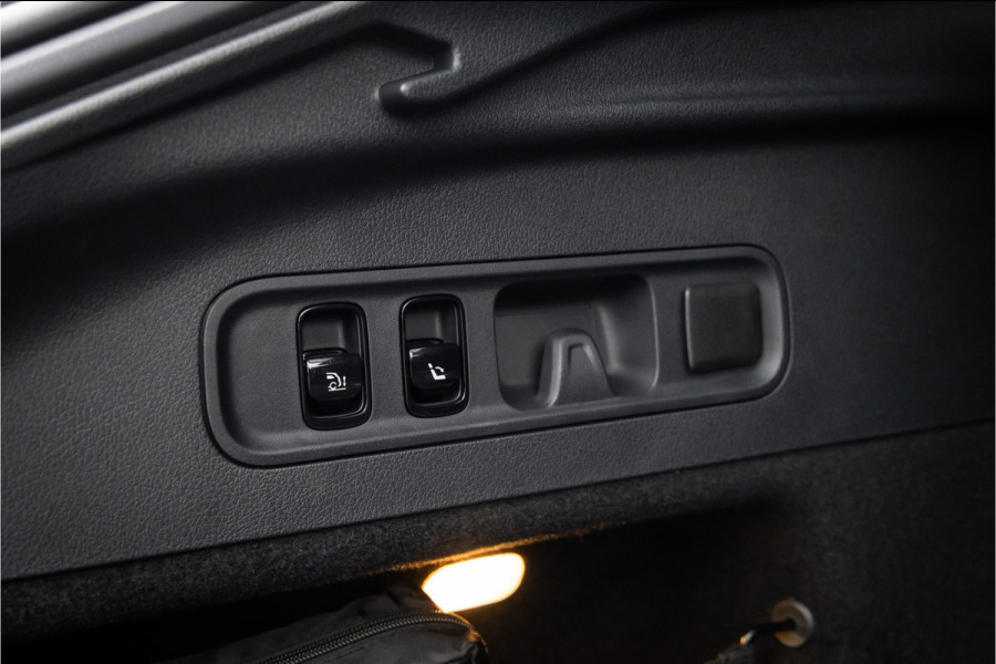 Mercedes-Benz GLC Coupé 300de 4MATIC AMG Line Alpingrau - Luchtvering