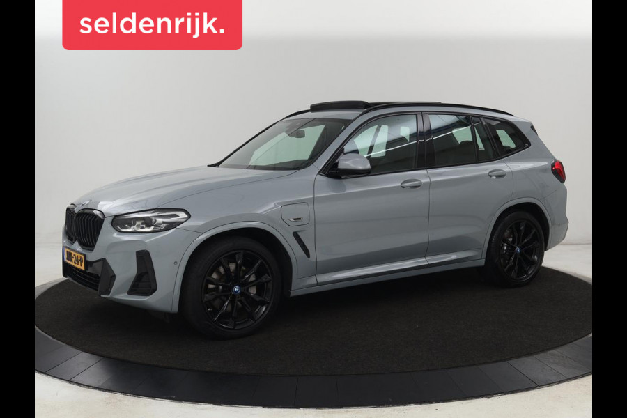 BMW X3 xDrive30e M Sport | Panoramadak | Leder | Stoelverwarming | Camera | Sportstoelen | Carplay | 20'' | Navigatie | Live Cockpit