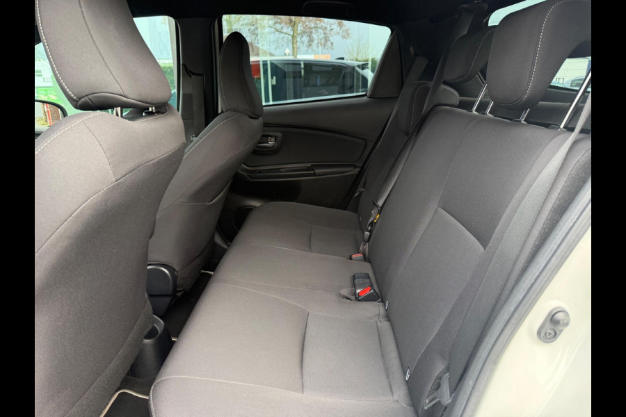 Toyota Yaris 1.5 Hybrid Premium - Automaat - Navi - Camera - Climate - LED