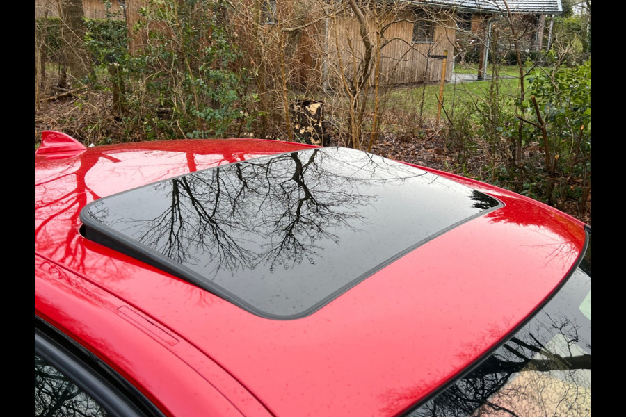 BMW 3 Serie 318i Edition M Sport Shadow High Executive | Schuif/kanteldak + Lederbekleding + DAB + Navi Nu € 24.950,-!!!