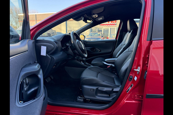 Toyota Yaris 1.5 HYBRID 2024 176PK EXECUTIVE SPORT ACC LED AUT LANE-ASSIST LUXE