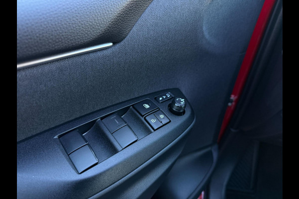 Toyota Yaris 1.5 HYBRID 2024 176PK EXECUTIVE SPORT ACC LED AUT LANE-ASSIST LUXE