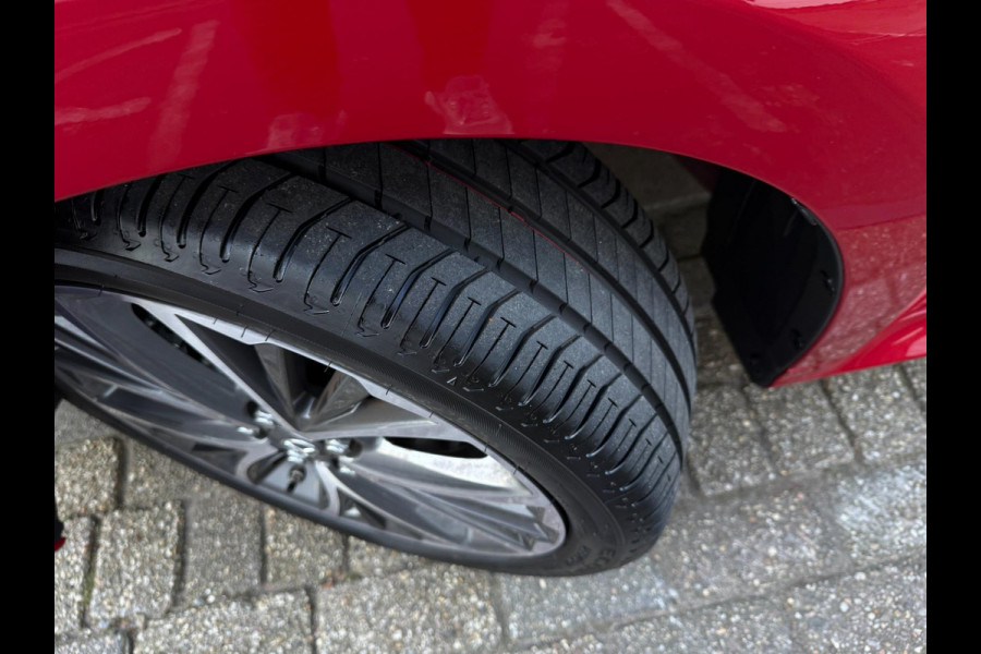 Toyota Yaris 1.5 HYBRID 2024 176PK EXECUTIVE SPORT ACC LED AUT LANE-ASSIST LUXE