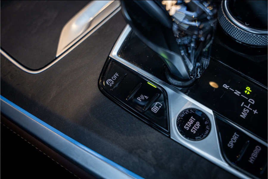 BMW X5 xDrive45e High Executive - M Sport | Panorama | Memory | Elek. Trekhaak | HUD