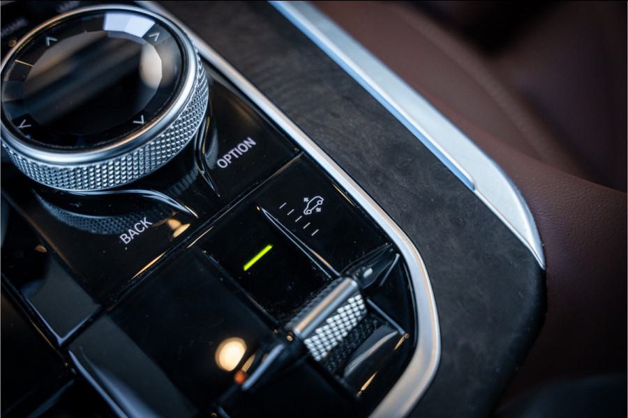 BMW X5 xDrive45e High Executive - M Sport | Panorama | Memory | Elek. Trekhaak | HUD