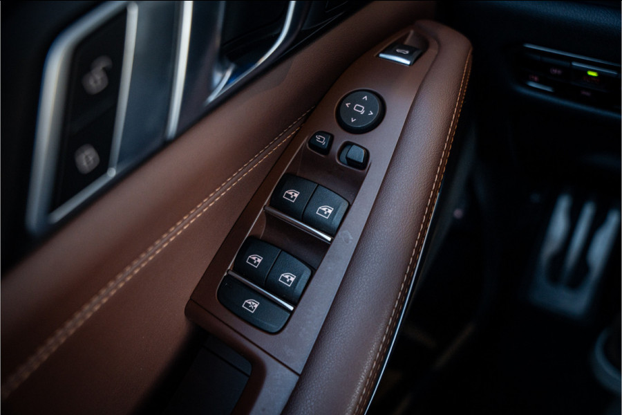 BMW X5 xDrive45e High Executive - M Sport | Panorama | Memory | Elek. Trekhaak | HUD