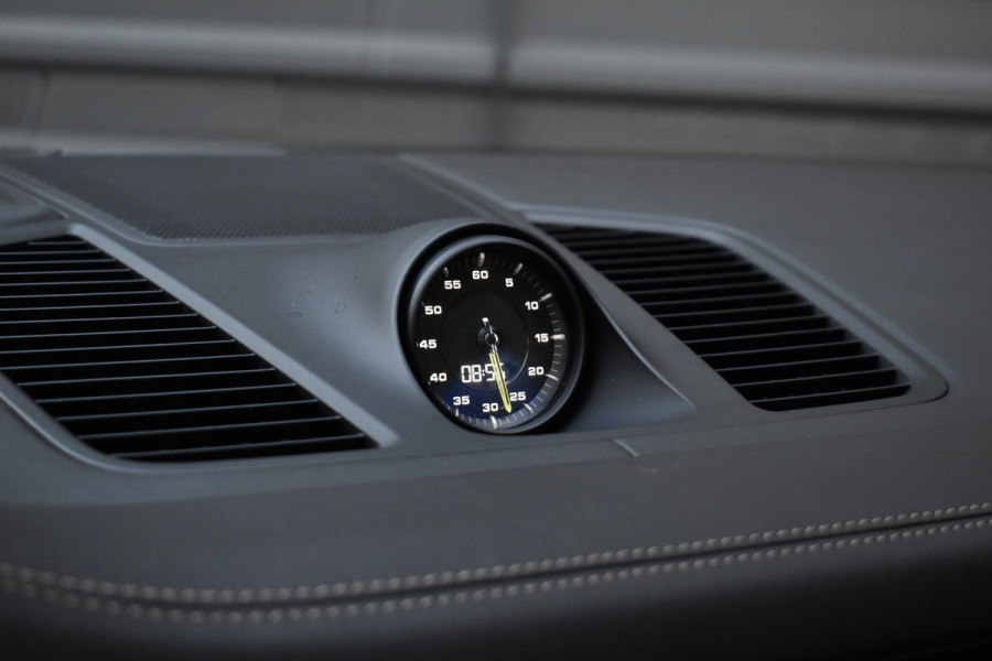 Porsche Cayenne 3.0 E-Hybrid 462pk Sport Chrono | Pano | Trekhaak | 360 Camera | Bose | Stuurverwarming | Luchtvering | Orig. NL |