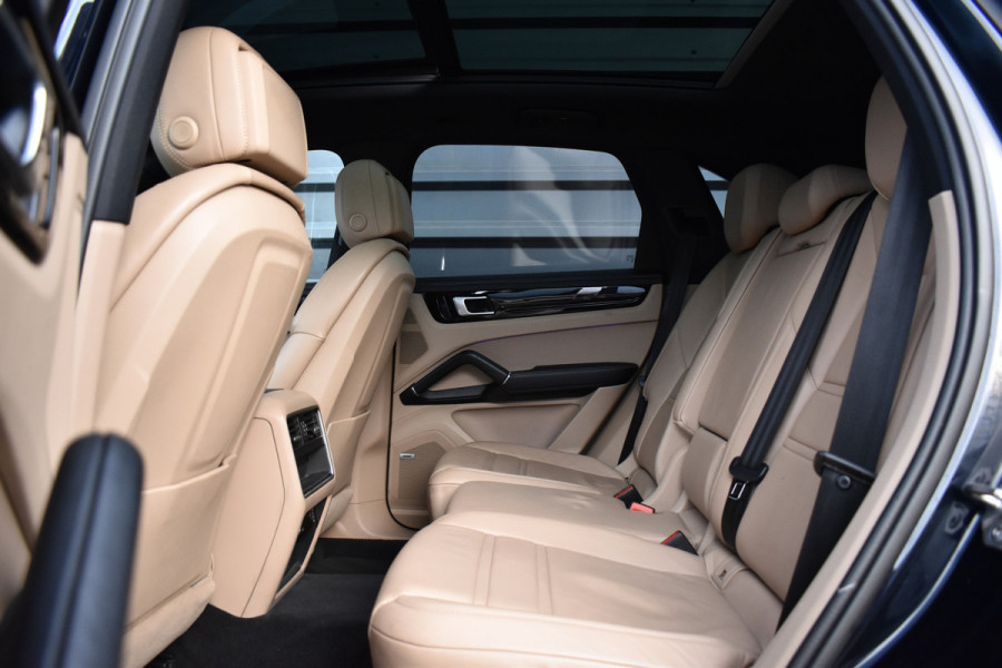 Porsche Cayenne 3.0 E-Hybrid 462pk Sport Chrono | Pano | Trekhaak | 360 Camera | Bose | Stuurverwarming | Luchtvering | Orig. NL |