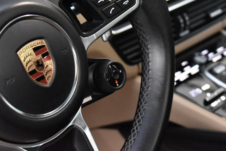 Porsche Cayenne 3.0 E-Hybrid 462pk Sport Chrono | Pano | Trekhaak | 360 Camera | Bose | Stuurverwarming | Luchtvering | Orig. NL |