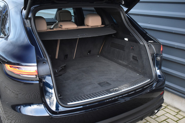 Porsche Cayenne 3.0 E-Hybrid 462pk Sport Chrono | Pano | Trekhaak | 360 Camera | Bose | Stuurverwarming | Luchtvering | Orig. NL |