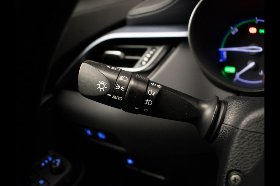 Toyota C-HR 1.8 Hybrid Dynamic (CARPLAY,NAVI,CAMERA,LED,CRUISE,CLIMATE,SPORTSTOELEN,GETINT,NETTESTAAT)