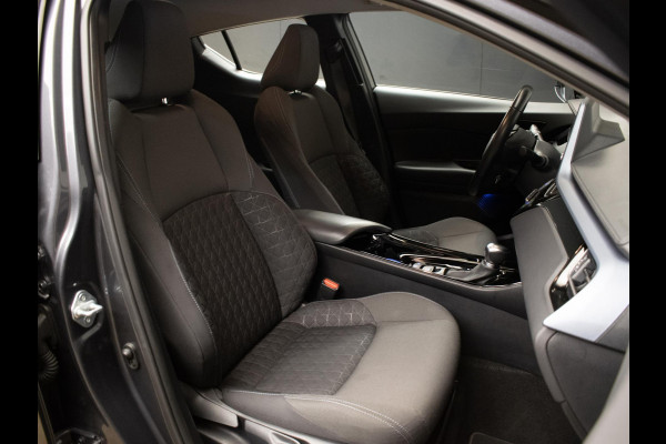 Toyota C-HR 1.8 Hybrid Dynamic (CARPLAY,NAVI,CAMERA,LED,CRUISE,CLIMATE,SPORTSTOELEN,GETINT,NETTESTAAT)