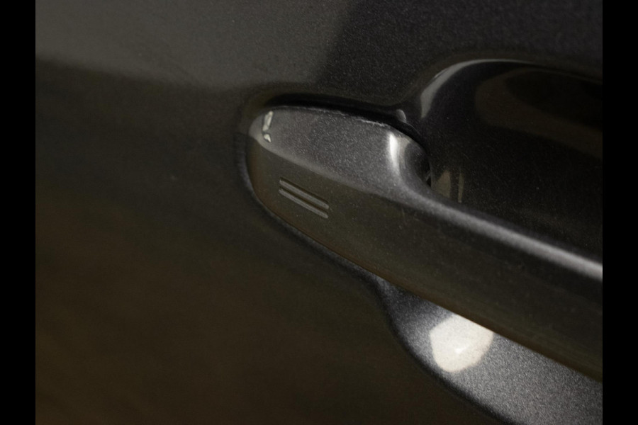 Toyota C-HR 1.8 Hybrid Dynamic (CARPLAY,NAVI,CAMERA,LED,CRUISE,CLIMATE,SPORTSTOELEN,GETINT,NETTESTAAT)