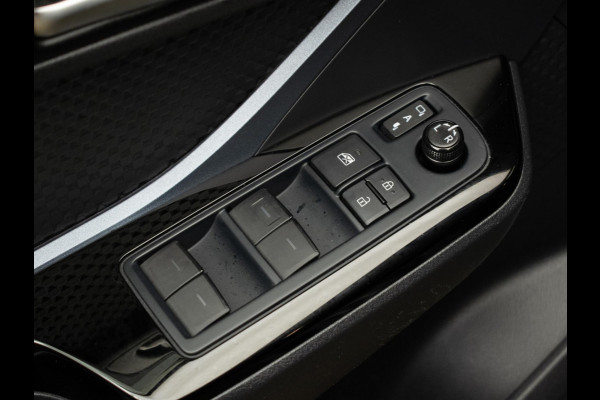 Toyota C-HR 1.8 Hybrid Dynamic (CARPLAY,NAVI,CAMERA,LED,CRUISE,CLIMATE,SPORTSTOELEN,GETINT,NETTESTAAT)