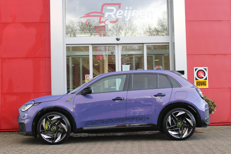 Abarth 600e SCORPIONISSIMA 280PK 54 kWh | SABELT PERFROMANCE SPORTOELEN/BEKLEDING | ENGINE SOUND GENERATOR | PACK DESIGN SCORPIONISSIMA | PACK TECH SCORPIONISSIMA | PACK WINTER (STOEL VERWARMING/VOORRUITVERWARMING) | PACK SCORPION | 20" LICHTMETALEN VELGEN | ABARTH BODYKIT | 360° PARKEERSENSOREN | REMKLAUWEN GROEN | ELEKTRISCH BEDIENBARE BESTUURDERSSTOEL | AMBIANCE INTERIEUR VERLICHTING | ACHTERUITRIJ CAMERA | ADAPTIVE CRUISE CONTROL | DRAADLOZE APPLE CARPLAY/ANDROID AUTO | DODEHOEK DETECTIE | DC SNELLAAD FUNCTIE | DRAADLOZE APPLE CARPLAY/ANDROID AUTO | ELEKTRISCH BEDIENBARE ACHTE