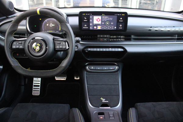 Abarth 600e SCORPIONISSIMA 280PK 54 kWh | SABELT PERFROMANCE SPORTOELEN/BEKLEDING | ENGINE SOUND GENERATOR | PACK DESIGN SCORPIONISSIMA | PACK TECH SCORPIONISSIMA | PACK WINTER (STOEL VERWARMING/VOORRUITVERWARMING) | PACK SCORPION | 20" LICHTMETALEN VELGEN | ABARTH BODYKIT | 360° PARKEERSENSOREN | REMKLAUWEN GROEN | ELEKTRISCH BEDIENBARE BESTUURDERSSTOEL | AMBIANCE INTERIEUR VERLICHTING | ACHTERUITRIJ CAMERA | ADAPTIVE CRUISE CONTROL | DRAADLOZE APPLE CARPLAY/ANDROID AUTO | DODEHOEK DETECTIE | DC SNELLAAD FUNCTIE | DRAADLOZE APPLE CARPLAY/ANDROID AUTO | ELEKTRISCH BEDIENBARE ACHTE