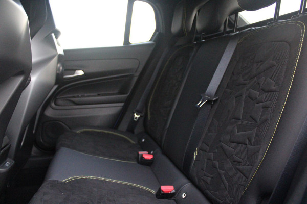 Abarth 600e SCORPIONISSIMA 280PK 54 kWh | SABELT PERFROMANCE SPORTOELEN/BEKLEDING | ENGINE SOUND GENERATOR | PACK DESIGN SCORPIONISSIMA | PACK TECH SCORPIONISSIMA | PACK WINTER (STOEL VERWARMING/VOORRUITVERWARMING) | PACK SCORPION | 20" LICHTMETALEN VELGEN | ABARTH BODYKIT | 360° PARKEERSENSOREN | REMKLAUWEN GROEN | ELEKTRISCH BEDIENBARE BESTUURDERSSTOEL | AMBIANCE INTERIEUR VERLICHTING | ACHTERUITRIJ CAMERA | ADAPTIVE CRUISE CONTROL | DRAADLOZE APPLE CARPLAY/ANDROID AUTO | DODEHOEK DETECTIE | DC SNELLAAD FUNCTIE | DRAADLOZE APPLE CARPLAY/ANDROID AUTO | ELEKTRISCH BEDIENBARE ACHTE