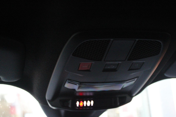 Abarth 600e SCORPIONISSIMA 280PK 54 kWh | SABELT PERFROMANCE SPORTOELEN/BEKLEDING | ENGINE SOUND GENERATOR | PACK DESIGN SCORPIONISSIMA | PACK TECH SCORPIONISSIMA | PACK WINTER (STOEL VERWARMING/VOORRUITVERWARMING) | PACK SCORPION | 20" LICHTMETALEN VELGEN | ABARTH BODYKIT | 360° PARKEERSENSOREN | REMKLAUWEN GROEN | ELEKTRISCH BEDIENBARE BESTUURDERSSTOEL | AMBIANCE INTERIEUR VERLICHTING | ACHTERUITRIJ CAMERA | ADAPTIVE CRUISE CONTROL | DRAADLOZE APPLE CARPLAY/ANDROID AUTO | DODEHOEK DETECTIE | DC SNELLAAD FUNCTIE | DRAADLOZE APPLE CARPLAY/ANDROID AUTO | ELEKTRISCH BEDIENBARE ACHTE