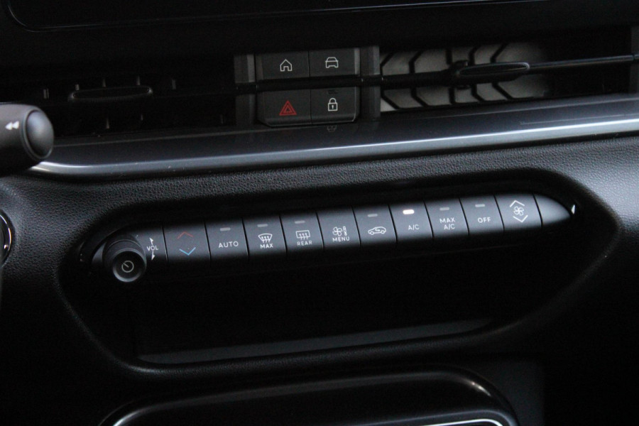 Abarth 600e SCORPIONISSIMA 280PK 54 kWh | SABELT PERFROMANCE SPORTOELEN/BEKLEDING | ENGINE SOUND GENERATOR | PACK DESIGN SCORPIONISSIMA | PACK TECH SCORPIONISSIMA | PACK WINTER (STOEL VERWARMING/VOORRUITVERWARMING) | PACK SCORPION | 20" LICHTMETALEN VELGEN | ABARTH BODYKIT | 360° PARKEERSENSOREN | REMKLAUWEN GROEN | ELEKTRISCH BEDIENBARE BESTUURDERSSTOEL | AMBIANCE INTERIEUR VERLICHTING | ACHTERUITRIJ CAMERA | ADAPTIVE CRUISE CONTROL | DRAADLOZE APPLE CARPLAY/ANDROID AUTO | DODEHOEK DETECTIE | DC SNELLAAD FUNCTIE | DRAADLOZE APPLE CARPLAY/ANDROID AUTO | ELEKTRISCH BEDIENBARE ACHTE