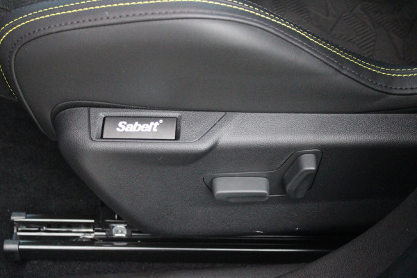 Abarth 600e SCORPIONISSIMA 280PK 54 kWh | SABELT PERFROMANCE SPORTOELEN/BEKLEDING | ENGINE SOUND GENERATOR | PACK DESIGN SCORPIONISSIMA | PACK TECH SCORPIONISSIMA | PACK WINTER (STOEL VERWARMING/VOORRUITVERWARMING) | PACK SCORPION | 20" LICHTMETALEN VELGEN | ABARTH BODYKIT | 360° PARKEERSENSOREN | REMKLAUWEN GROEN | ELEKTRISCH BEDIENBARE BESTUURDERSSTOEL | AMBIANCE INTERIEUR VERLICHTING | ACHTERUITRIJ CAMERA | ADAPTIVE CRUISE CONTROL | DRAADLOZE APPLE CARPLAY/ANDROID AUTO | DODEHOEK DETECTIE | DC SNELLAAD FUNCTIE | DRAADLOZE APPLE CARPLAY/ANDROID AUTO | ELEKTRISCH BEDIENBARE ACHTE