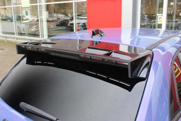 Abarth 600e SCORPIONISSIMA 280PK 54 kWh | SABELT PERFROMANCE SPORTOELEN/BEKLEDING | ENGINE SOUND GENERATOR | PACK DESIGN SCORPIONISSIMA | PACK TECH SCORPIONISSIMA | PACK WINTER (STOEL VERWARMING/VOORRUITVERWARMING) | PACK SCORPION | 20" LICHTMETALEN VELGEN | ABARTH BODYKIT | 360° PARKEERSENSOREN | REMKLAUWEN GROEN | ELEKTRISCH BEDIENBARE BESTUURDERSSTOEL | AMBIANCE INTERIEUR VERLICHTING | ACHTERUITRIJ CAMERA | ADAPTIVE CRUISE CONTROL | DRAADLOZE APPLE CARPLAY/ANDROID AUTO | DODEHOEK DETECTIE | DC SNELLAAD FUNCTIE | DRAADLOZE APPLE CARPLAY/ANDROID AUTO | ELEKTRISCH BEDIENBARE ACHTE