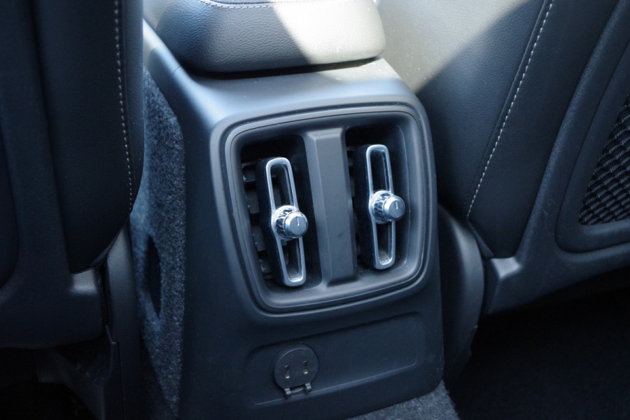 Volvo XC40 1.5 T4 211 PK Recharge Inscription, Panoramadak, Harman/Kardon, 360 Camera