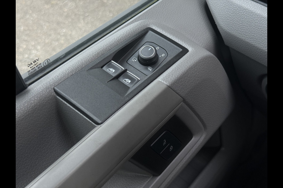 Volkswagen Crafter 35 2.0 TDI L3H2 DC Highline | Led | Adapt. Cruisec. | Stoelverw. | Trekhaak