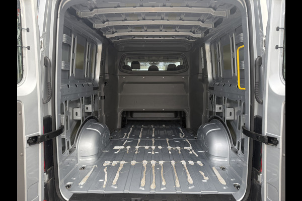 Volkswagen Crafter 35 2.0 TDI L3H2 DC Highline | Led | Adapt. Cruisec. | Stoelverw. | Trekhaak