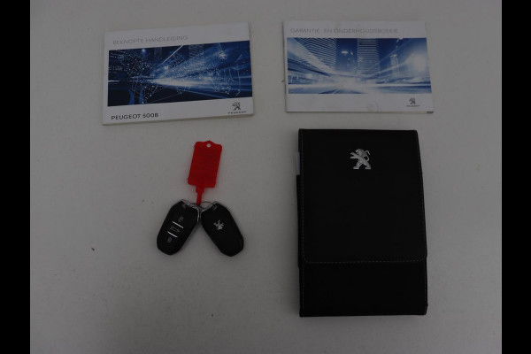 Peugeot 5008 1.2 PureTech GT-Line 7-persoons | Panoramadak | Leder | Carplay | Camera | Navigatie | Keyless | Full LED | Dodehoek detectie