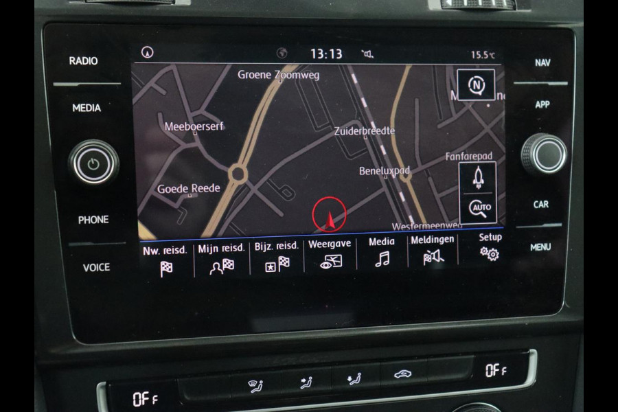 Volkswagen Golf 1.0 TSI Comfortline | Trekhaak | Adaptive cruise | Navigatie | 18'' | Climate control | Parkeerhulp | Bluetooth