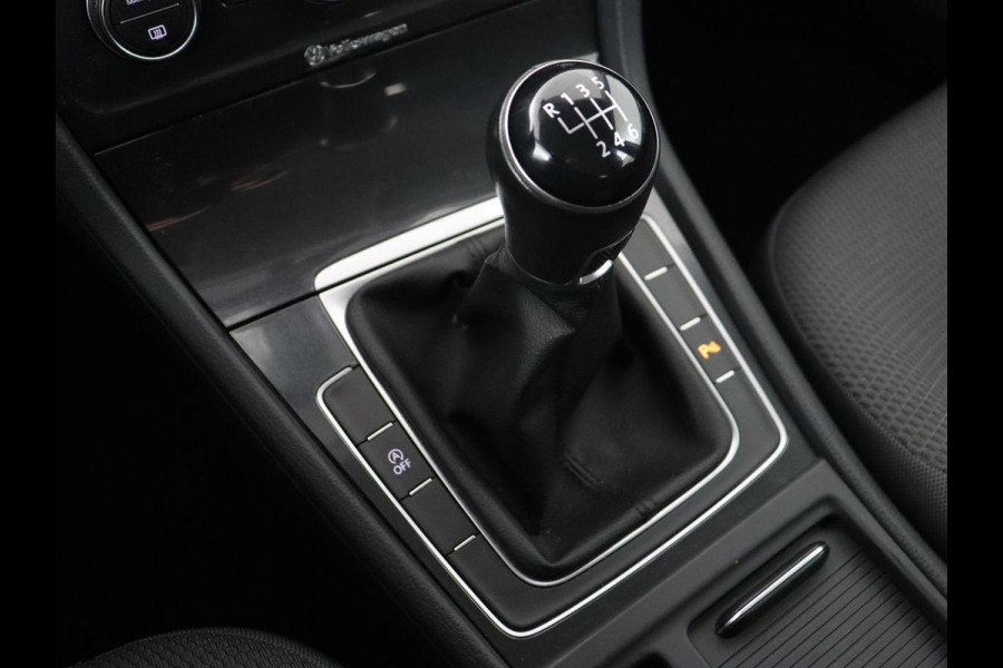 Volkswagen Golf 1.0 TSI Comfortline | Trekhaak | Adaptive cruise | Navigatie | 18'' | Climate control | Parkeerhulp | Bluetooth