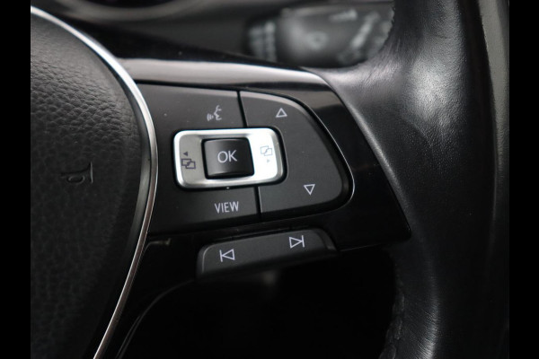 Volkswagen Golf 1.0 TSI Comfortline | Trekhaak | Adaptive cruise | Navigatie | 18'' | Climate control | Parkeerhulp | Bluetooth