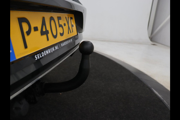 Volkswagen Golf 1.0 TSI Comfortline | Trekhaak | Adaptive cruise | Navigatie | 18'' | Climate control | Parkeerhulp | Bluetooth