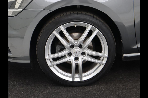 Volkswagen Golf 1.0 TSI Comfortline | Trekhaak | Adaptive cruise | Navigatie | 18'' | Climate control | Parkeerhulp | Bluetooth