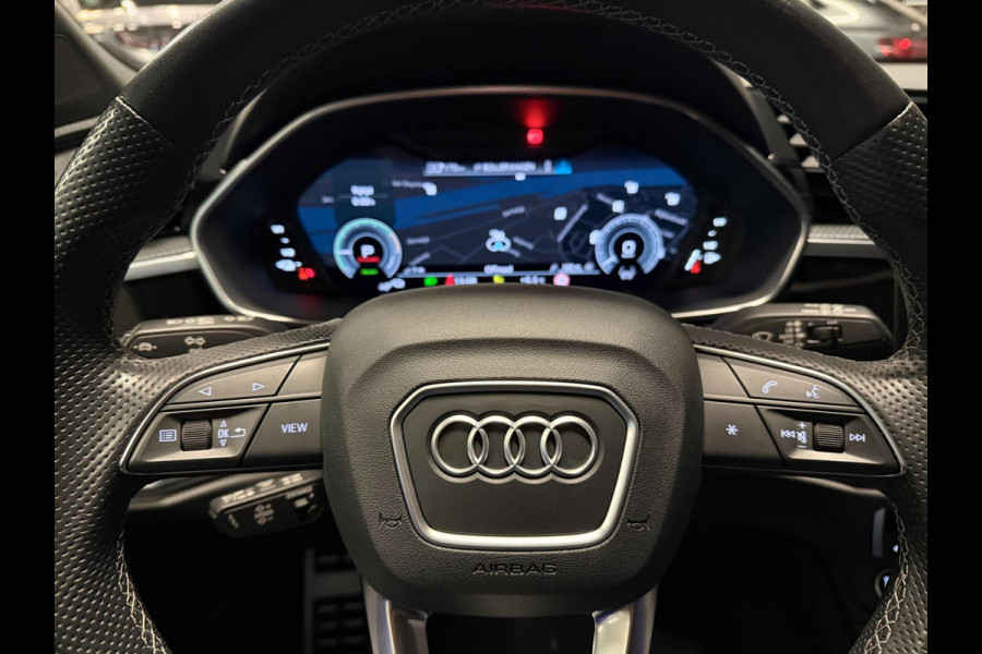Audi Q3 Sportback 45 TFSI e 3X SLINE BLACK-LINE 20'' PANO/LEDER/SFEERVERL/SONOS/M-STOELEN/CAM/DAB///