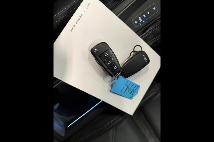 Audi Q3 Sportback 45 TFSI e 3X SLINE BLACK-LINE 20'' PANO/LEDER/SFEERVERL/SONOS/M-STOELEN/CAM/DAB///