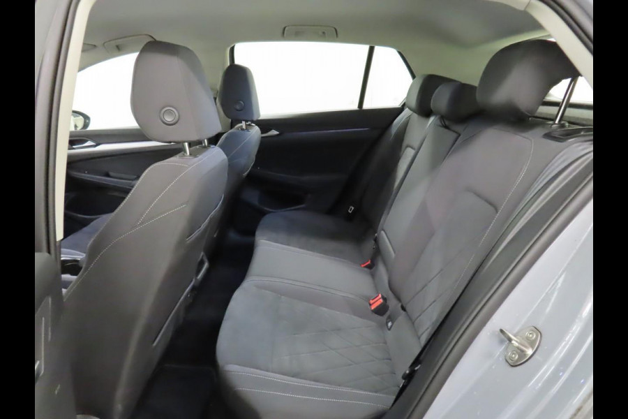 Volkswagen Golf 1.0 eTSI Life Business Airco Climatronic Elektr. ERGO Comfortstoelen Adaptive Cruise Control PDC VA Full LED Stoel/Stuurverwarming Sfeerverlichting